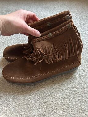 Minnetonka Brown Suede Fringe Moccasin Bootie